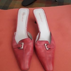 Ladies leather mules